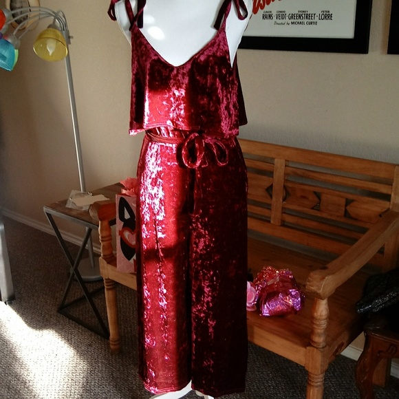 ⭐HP⭐last one Small Romantic Wine Velvet Culotte - Picture 7 of 8